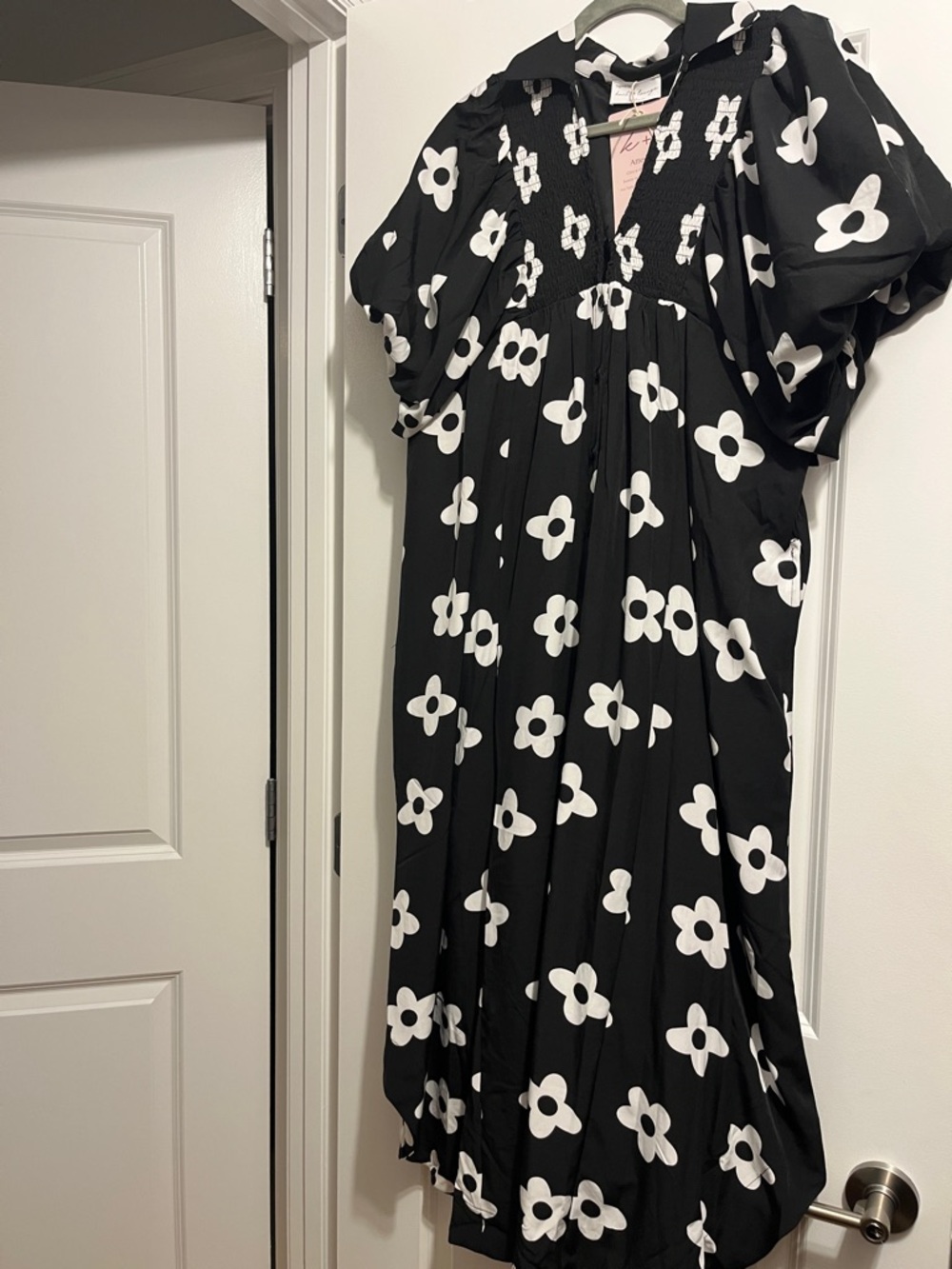 NWT Knit & Lounge Women’s Floral Print Maxi Dress - Size Medium